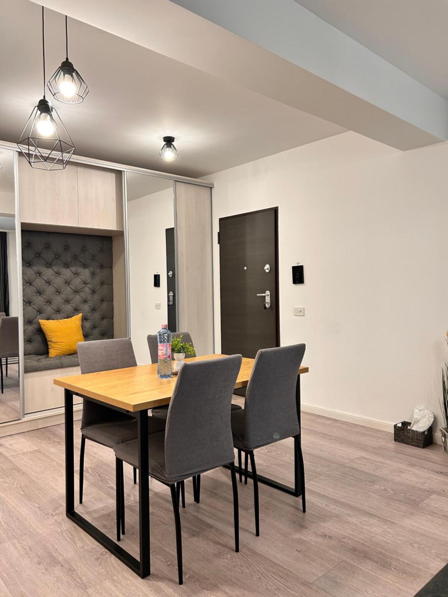 Industrial Style Apartment Bucharest Exterior photo